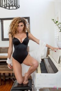 Read more about the article Ateşli Escort Cansu – Pendik’te Sıcak Buluşmalar